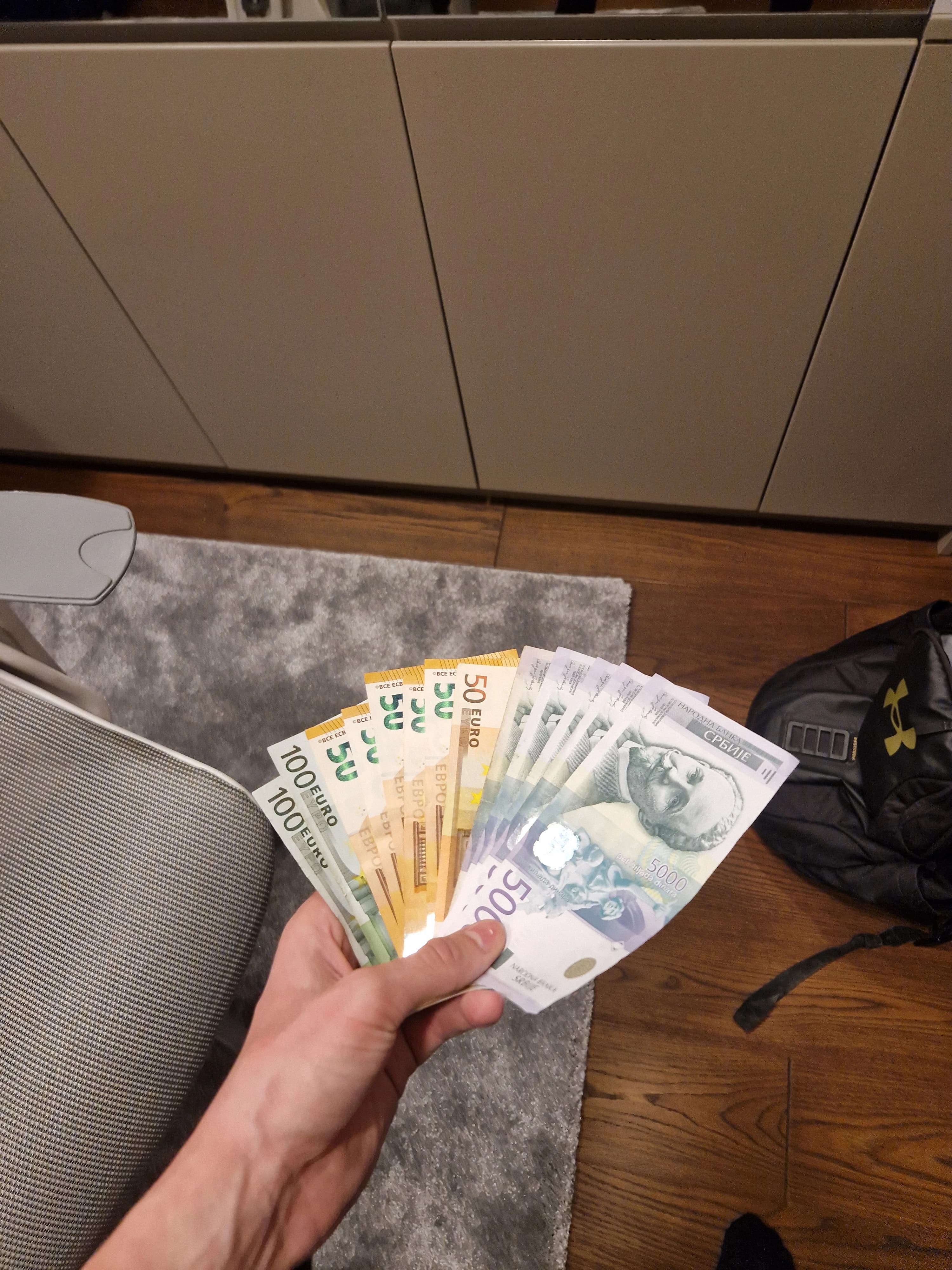 Luka drži gotovinu naplaćenu za izradu sajta